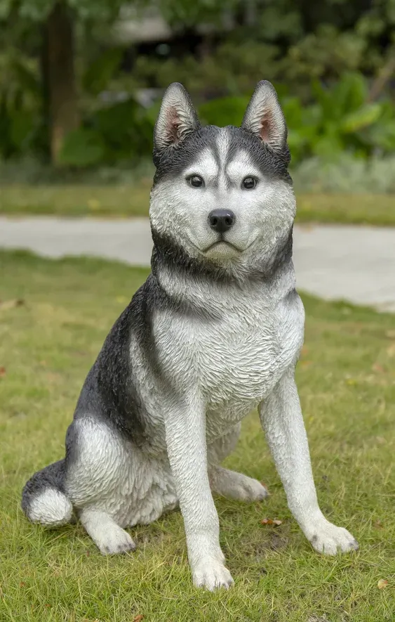 Hi-Line Gift Sitting Siberian Husky Outdoor Garden Statue