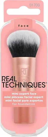 Real Techniques Mini Expert Face Brush