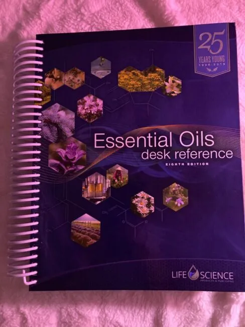 8th Edition Essential Oils Desk Reference