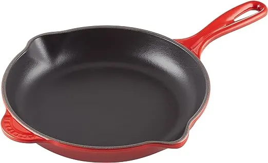 Le Creuset Classic Cast Iron Handle Skillet, 9", Cerise