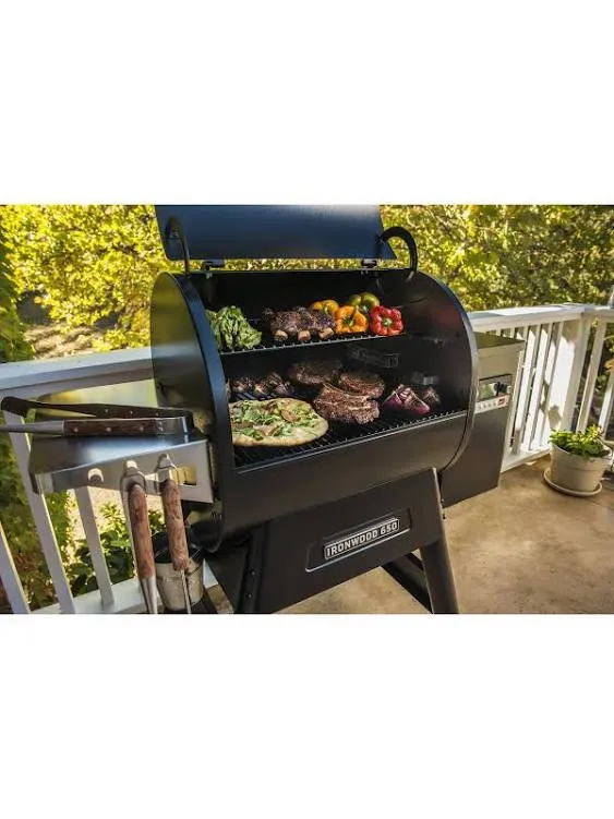 Traeger TFB65BLF Ironwood 650 Pellet Grill