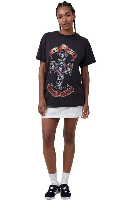 "Women's Oversized Fit Guns N Roses T-shirt"