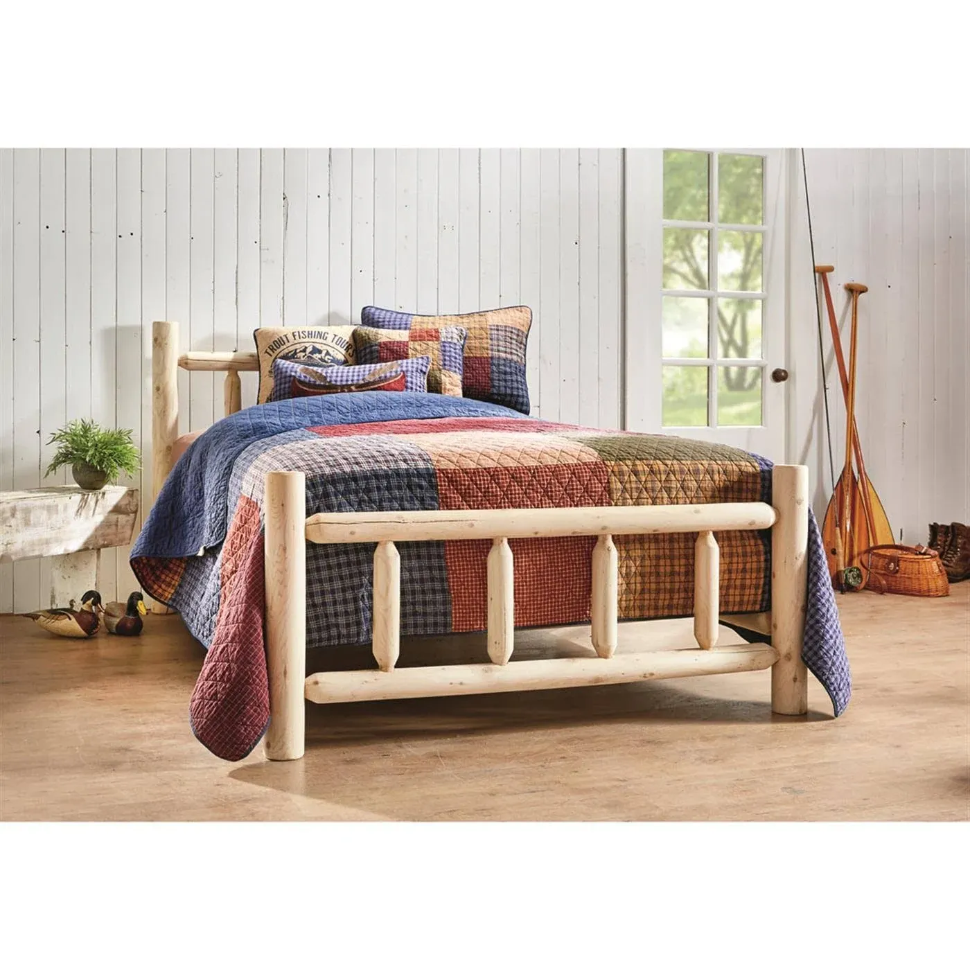 CASTLECREEK Cedar Log Bed Twin